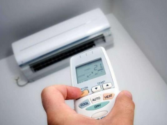 空调遥控器上显示个小房子是什么？