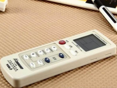 空调遥控器怎么换电池？