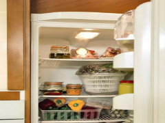 为什么冰箱门关不上并自动弹开？北京冰箱维修