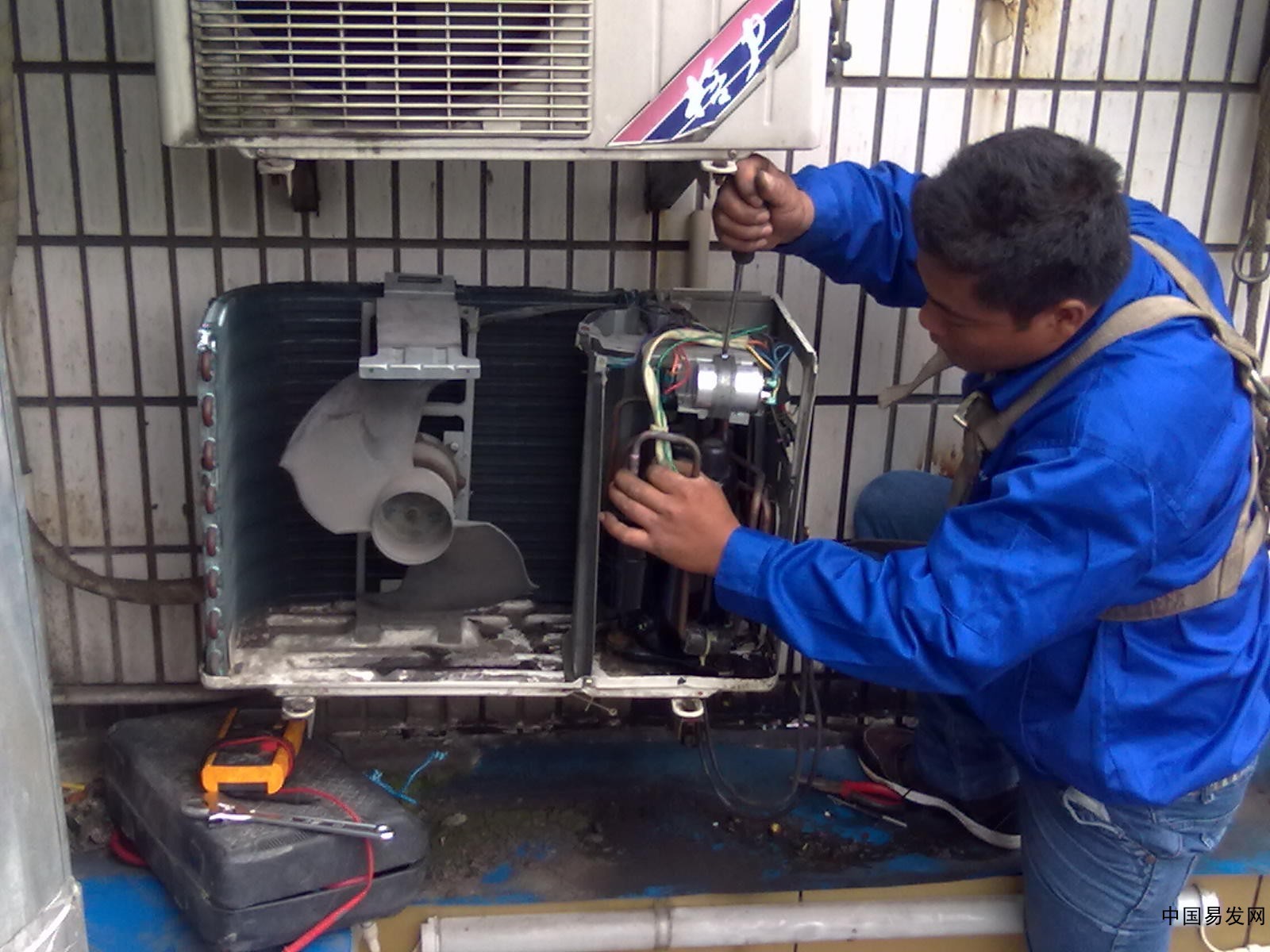 空调正常运转但不制冷的原因