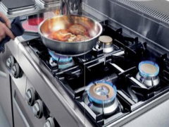 燃气灶一侧打火另一侧不打火