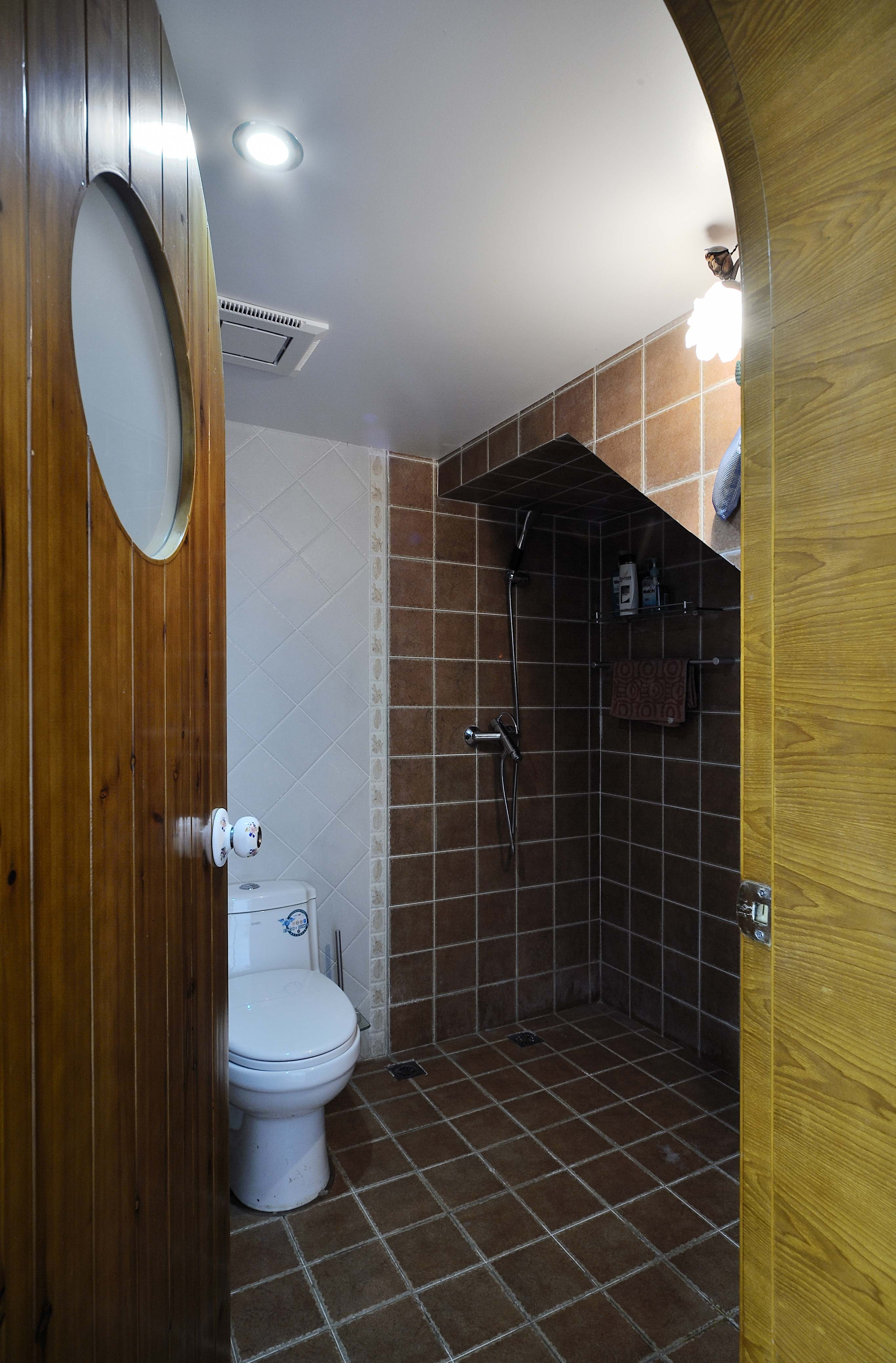 千金沦为公共厕所