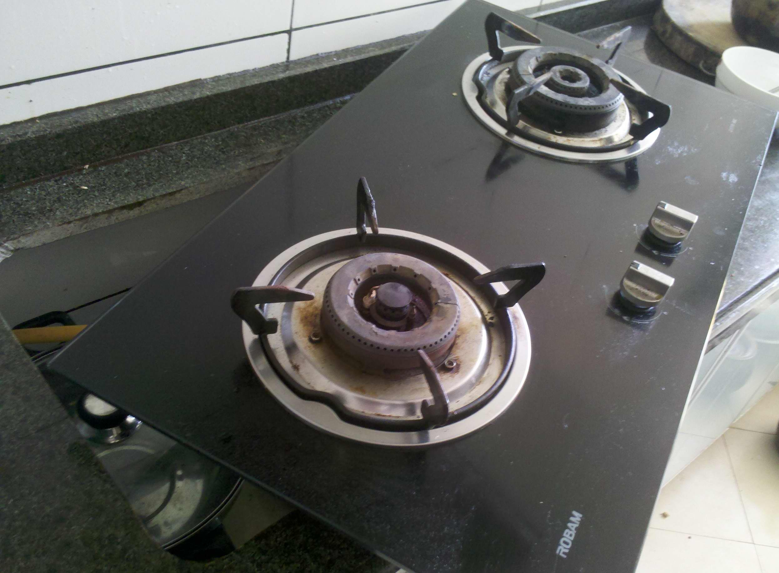 燃气灶点火针不响不放电